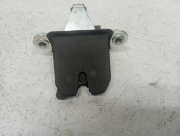 GACHE DE HAYON SKODA OCTAVIA BREAK - Vue 2